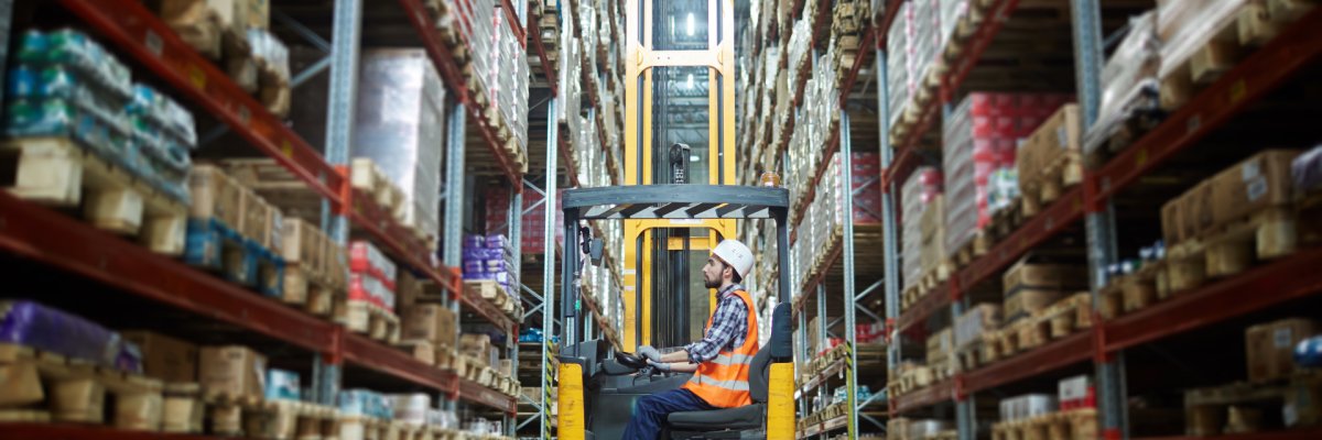 Loading packed goods